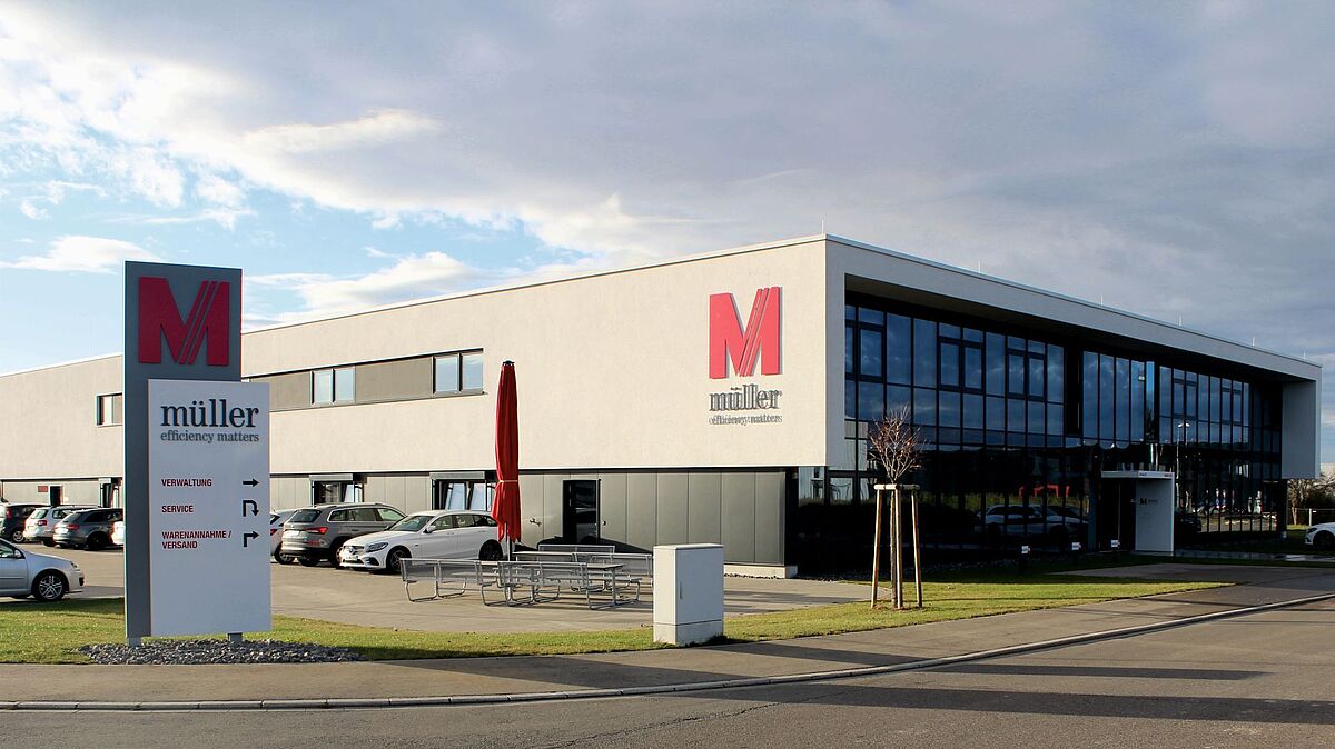 Haupteingang Firmenzentrale Müller Hydraulik in Zimmern o.R.